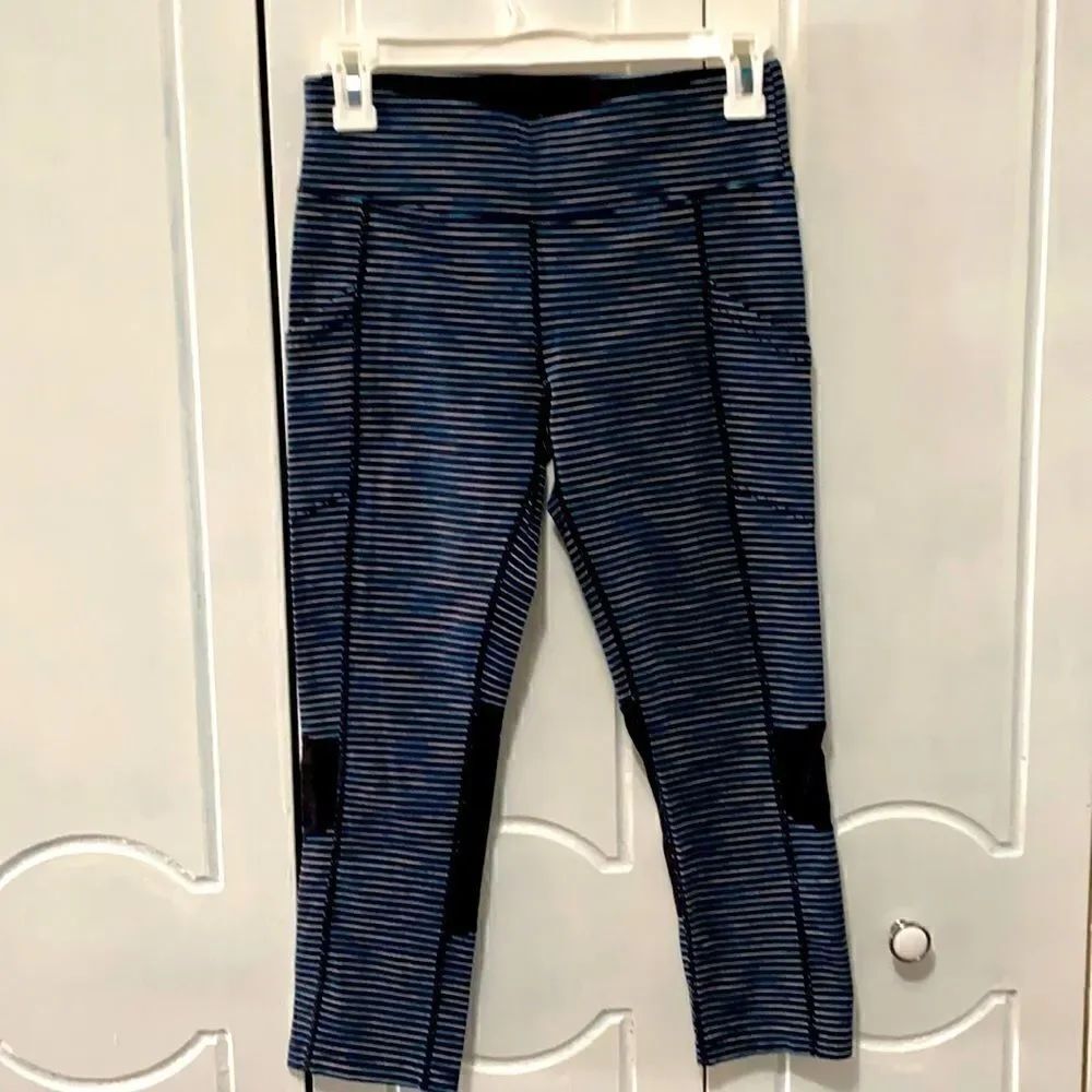 Calvin Klein Performance Capri Leggings size S